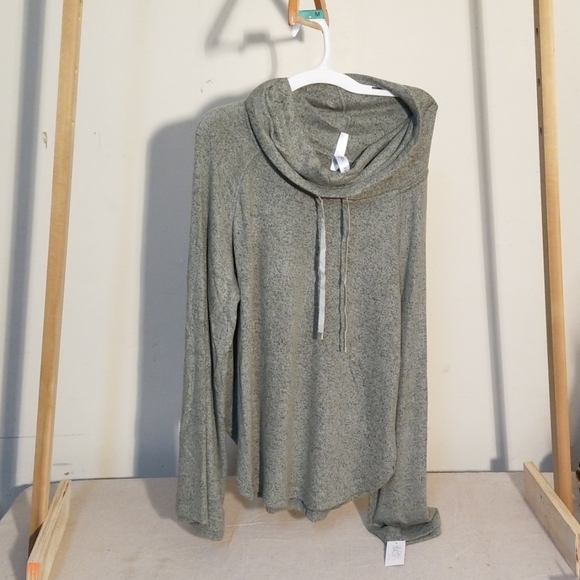 Bundle Gilligan and O'Malley sleepwear top - Picture 3 of 8